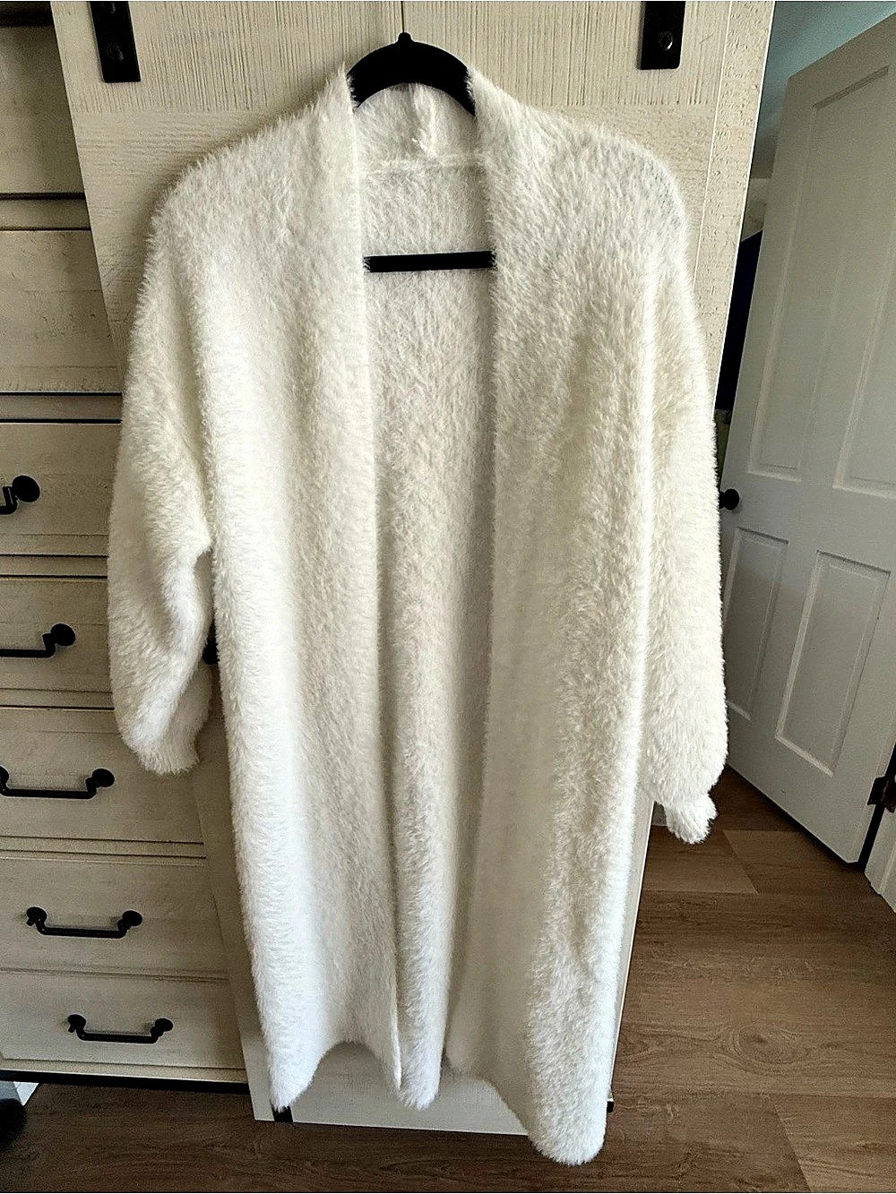 White Open Front Cardigan Like New Super Furry